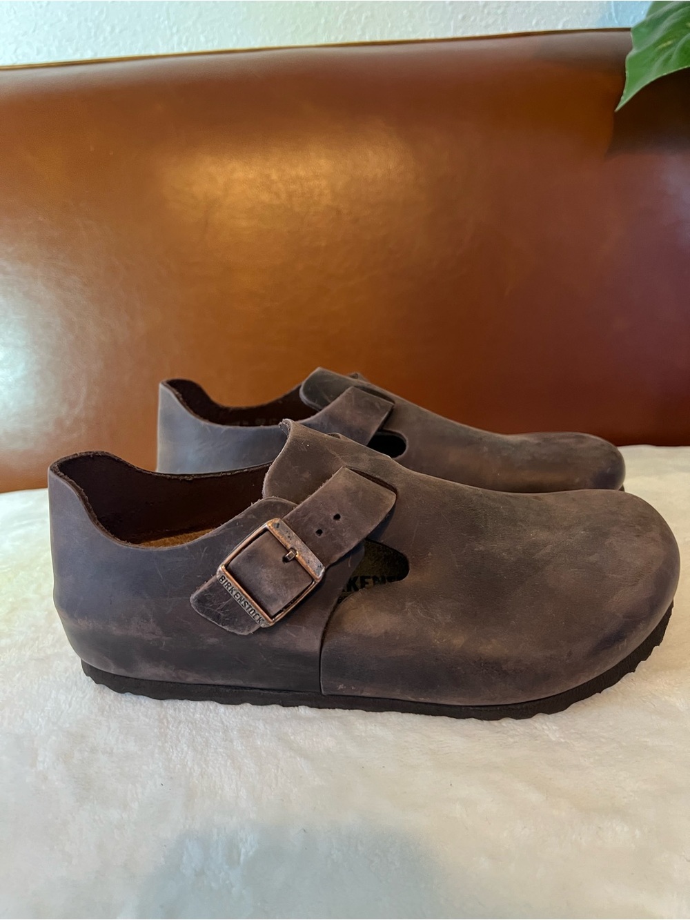 Birkenstock London Oiled Leather Brown Leather Slip-On Clogs with Buckle - Picture 2 of 10